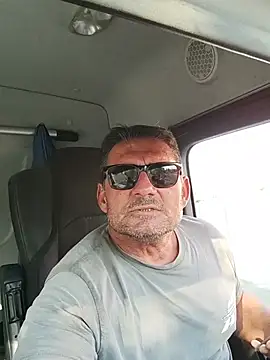 phil_truck_exhib Show in webcam
