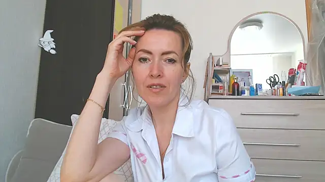 NicoleEunice87 Adlı Modelin Canlı XXX Sohbeti
