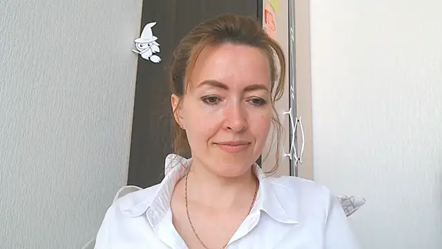 NicoleEunice87 Adlı Modelin Canlı Sohbet Odası