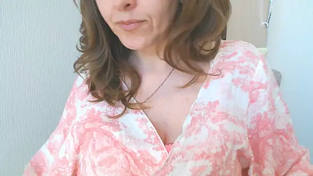 NicoleEunice87 Adlı Modelin Canlı XXX Sohbeti