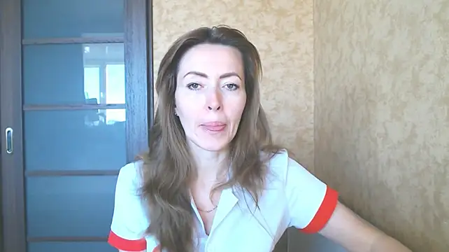 NicoleEunice87 Adlı Modelin Canlı XXX Sohbeti