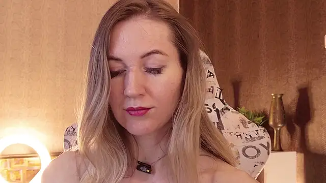 Pokazy przed kamerką – Hello_Lisha