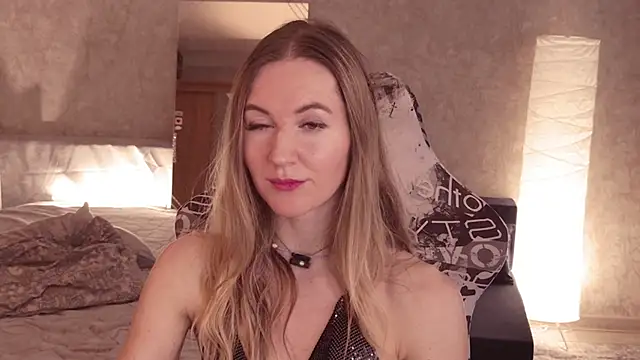 Hello_Lisha's Live XXX Chat