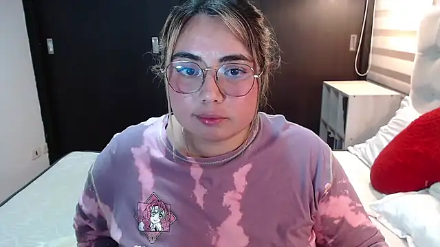 yini_angel's Live XXX Chat