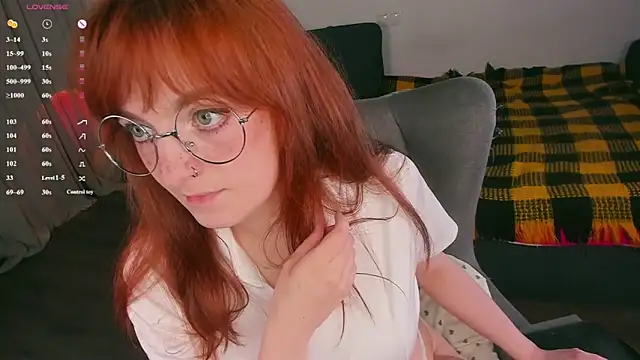 Alice_CutePerv: вебкам-шоу