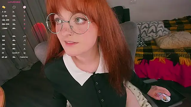Alice_CutePerv: онлайн-секс-чат