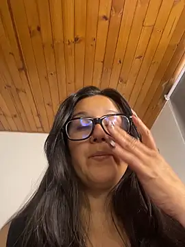 SWEETLILY18 Adlı Modelin Canlı XXX Sohbeti
