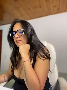 SWEETLILY18's Webcam Show