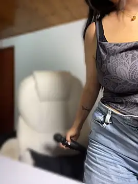 SWEETLILY18's Live XXX Chat
