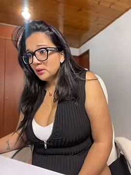 SWEETLILY18 Adlı Modelin Web Kamerası Şovu