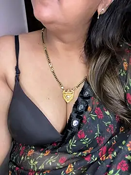 Chat +18 de Notty-HotyBhabhi ao vivo
