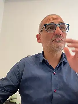 pitillo-loco Show in webcam