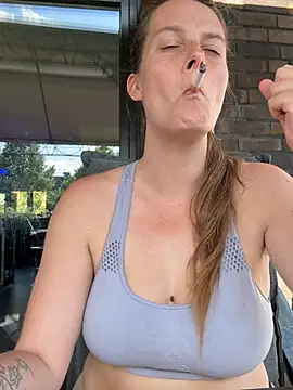 newMichelle Show in webcam