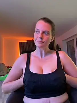 צ'אט XXX בשידור חי של newMichelle