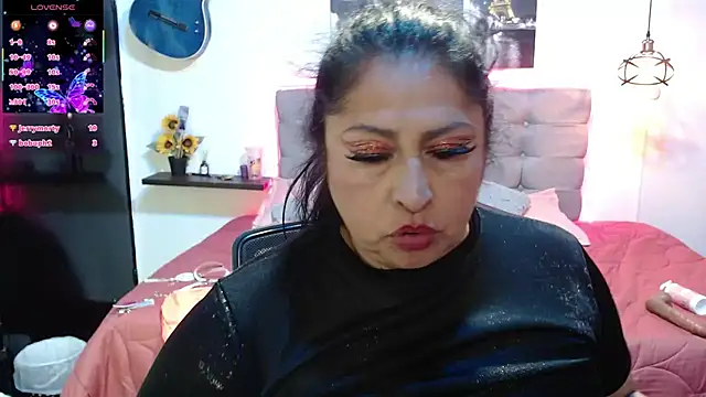 Chat XXX en directo de Keyla01_