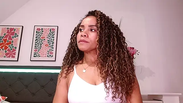 Valentina-Ferrer Live XXX-Chat
