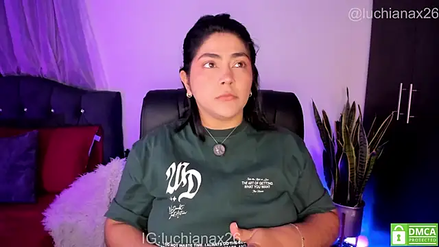 Chat XXX en directo de lucy26_