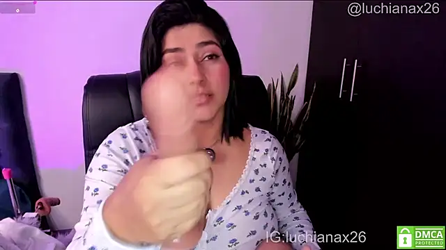 צ'אט XXX בשידור חי של lucy26_