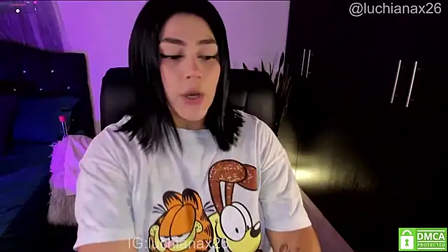 lucy26_ Adlı Modelin Canlı XXX Sohbeti