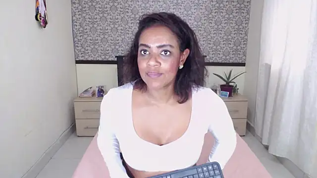 EvaFoxter Show in webcam