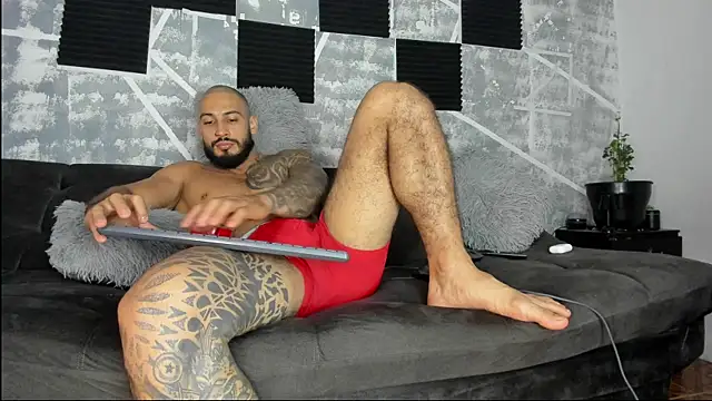 leonidas_18k Adlı Modelin Canlı XXX Sohbeti