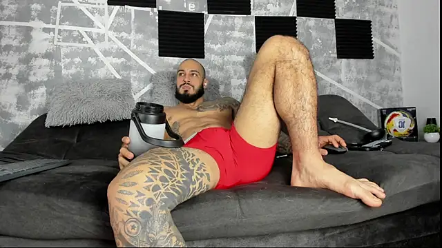 leonidas_18k: вебкам-шоу