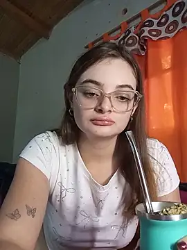 Emmacut 라이브 XXX 채팅