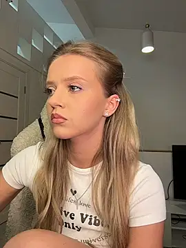 Emeli_Blur Webcam Show