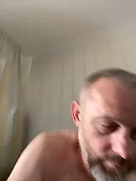 Frosl webkamerás műsora