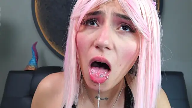 miss_sharlotte18's Webcam Show