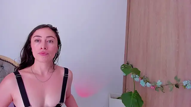 Chat +18 de Amatiista ao vivo