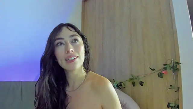 Chat +18 de Amatiista ao vivo