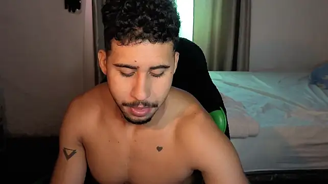Daiki_Jack: διαδικτυακό σόου στην κάμερα