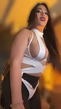 XGoodnessGraciousn Webbikameraesitys