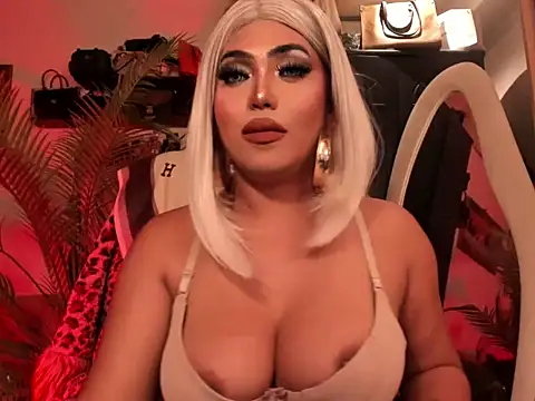 XGoodnessGracious webcam show