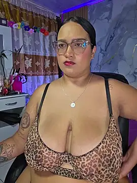 XXX chat uživo modela Teffy__xxx