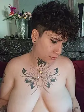callmelouve Webcamshow