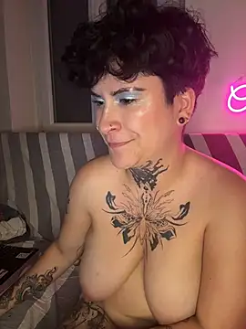 callmelouve Live XXX-chat