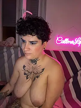 callmelouve's Webcam Show