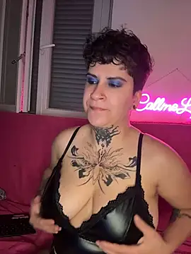 Živý XXX chat callmelouve