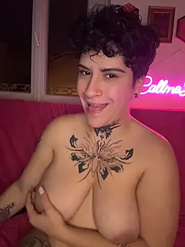 callmelouve Webcamshow