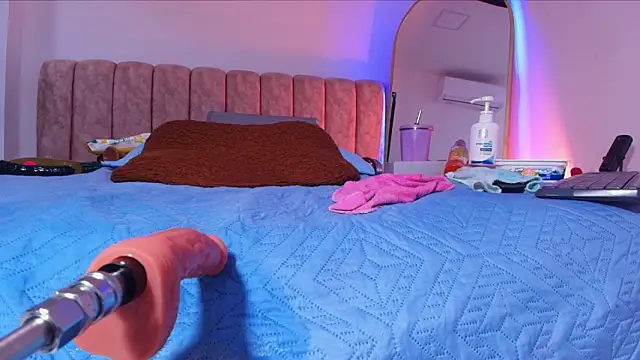 _linda_milk_ 网络视讯表演