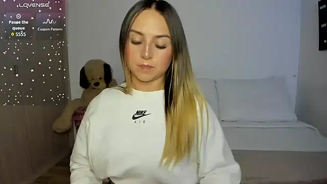 sophie_morenoo Chat XXX in diretta