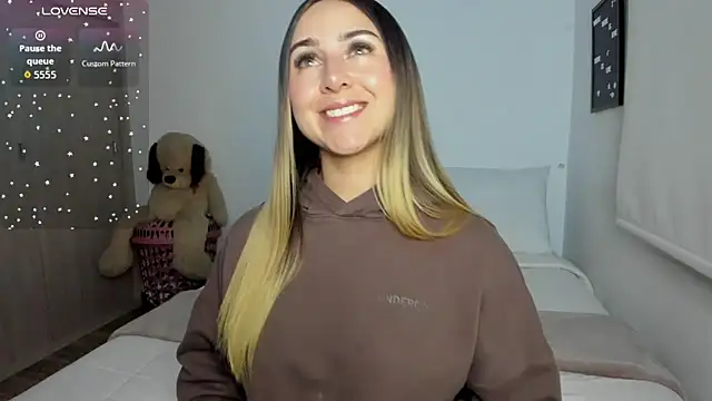 sophie_morenoo Adlı Modelin Canlı XXX Sohbeti