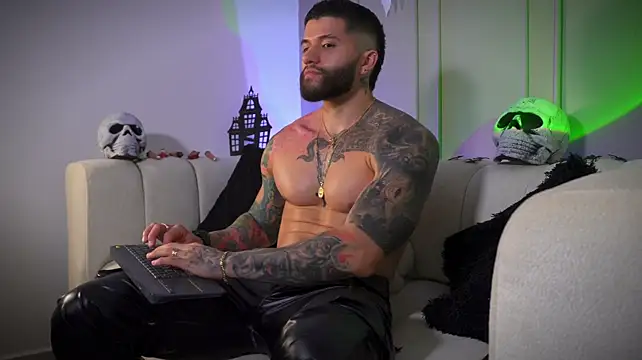 Show modela Frank_Farrell na web-kameri