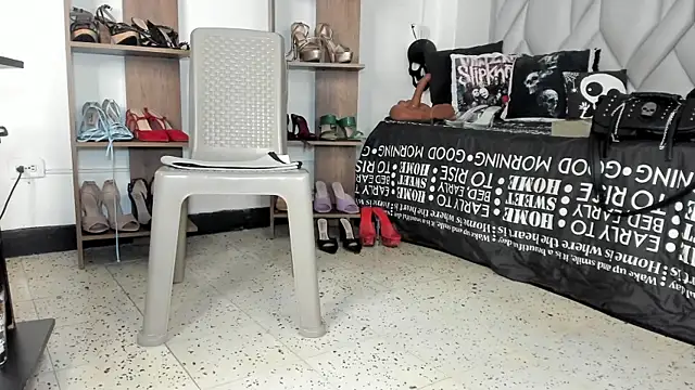 MirandaHaguen Show in webcam