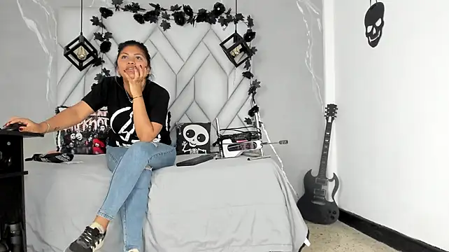 MirandaHaguen Chat XXX live