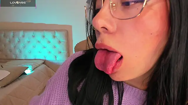Silvanna-Moree's Webcam Show