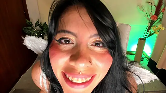 Silvanna-Moree live XXX chat