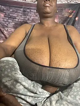 הופעת וובקאם של Biggblackboobs